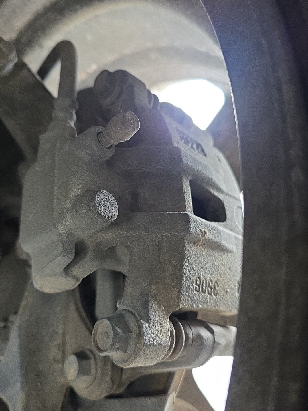 2007 Mitsubishi Delica CV5W - Right Rear Caliper PN: