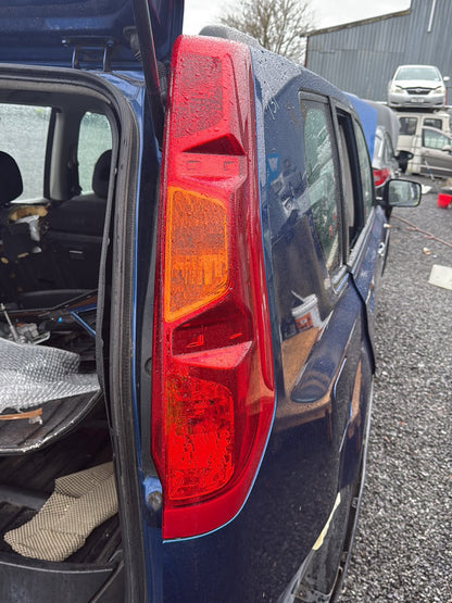 2007-2013 Nissan X-Trail T31- Right Taillight PN: