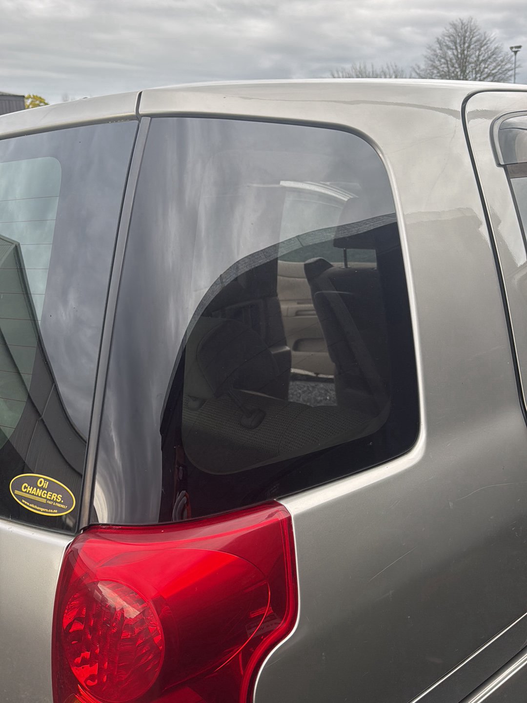 2003-2011 Toyota Raum Z20 NCZ20 - Right Rear Side Glass PN: