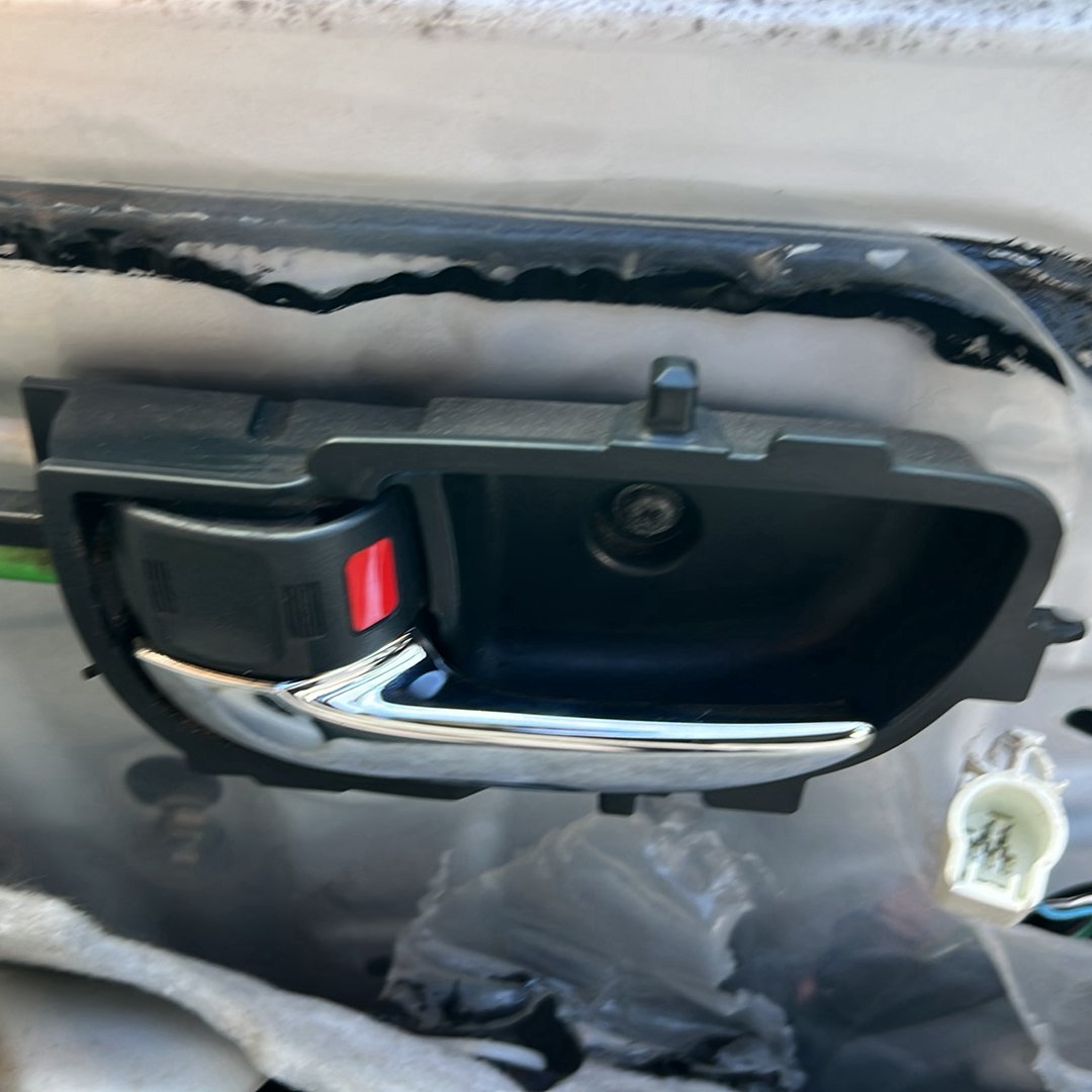 2009-2017 Toyota Wish ZGE20- Left Front Door Interior Handle PN: