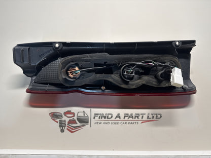 2004-2018 Toyota Hiace - Right Taillight PN: depo 01-212 19k2r-cr