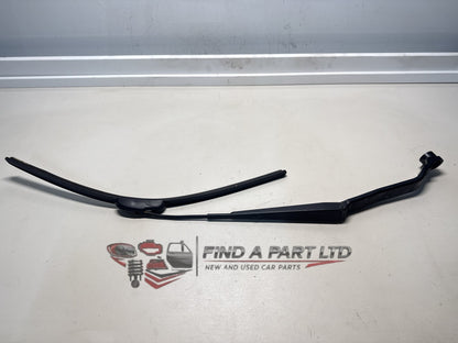 2008 Subaru Impreza GH - Right Front Wiper Arm PN: