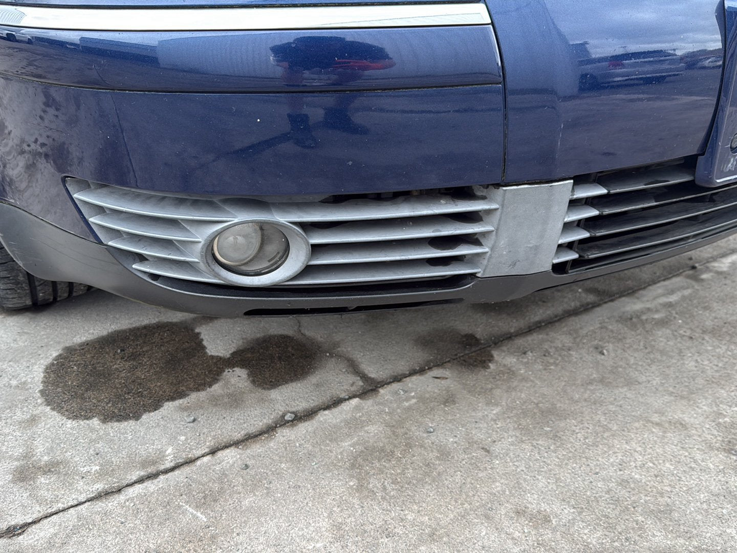 1998-2005 Volkswagen Passat- Right Spotlight Bezel PN: