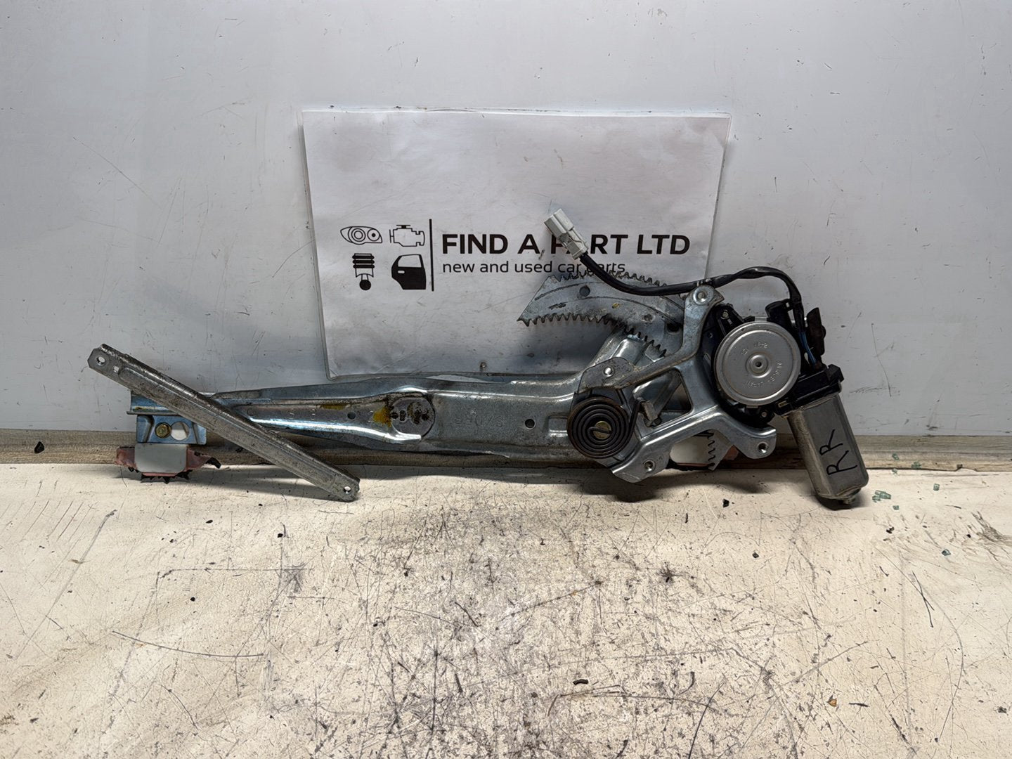 1995-1998 Honda Odyssey - Right Rear Window Regulator/Motor PN: