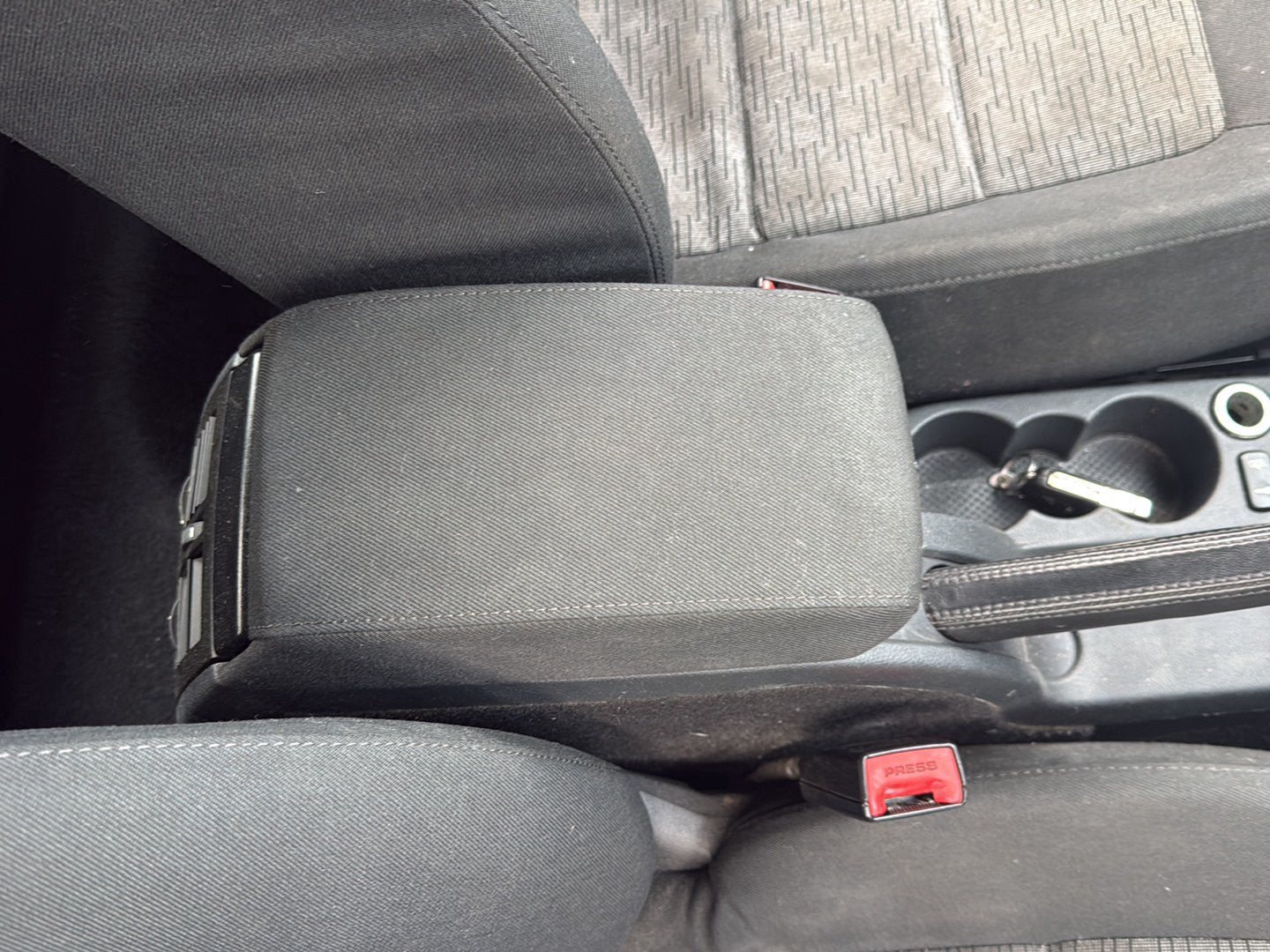 2012-2020 Skoda Octavia 5E - Console Lid PN: