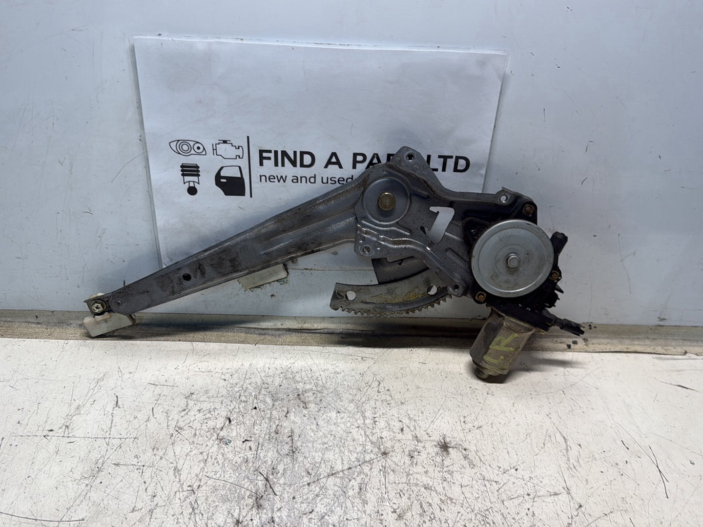 2000-2005 Nissan Bluebird Sylphy- Left Rear Window Regulator/Motor PN:
