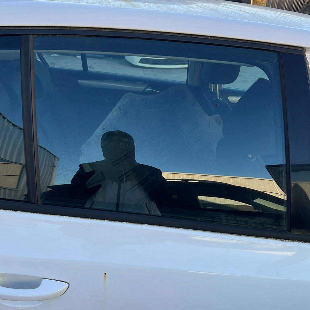Oct 2008 to Mar 2013- Volkswagen Golf Gen 6 Hatchback 5 Door- Right Rear Door Window