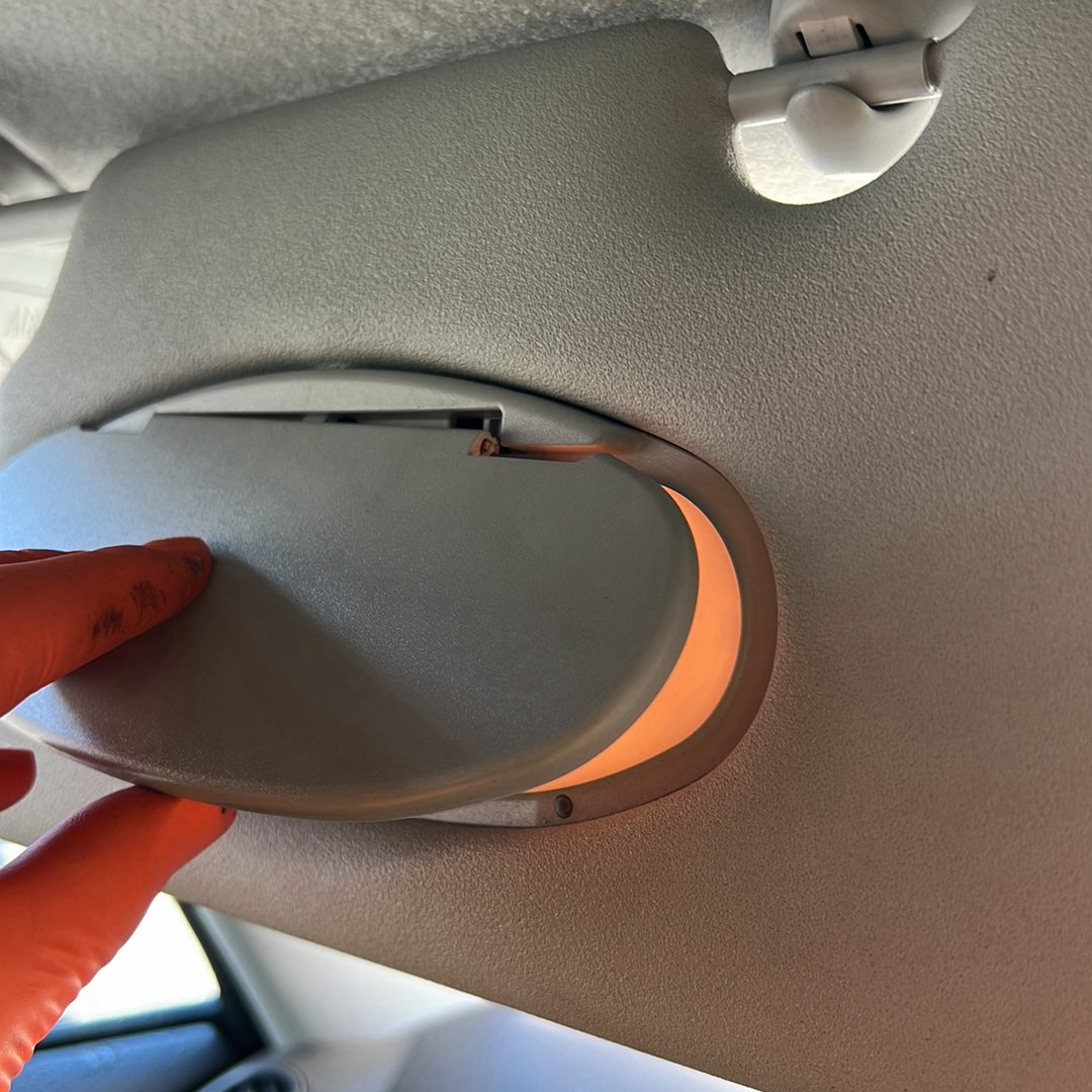 2008-2014 MINI Cooper R55 WMWML320X0TM93432 - Left Sun Visor PN:
