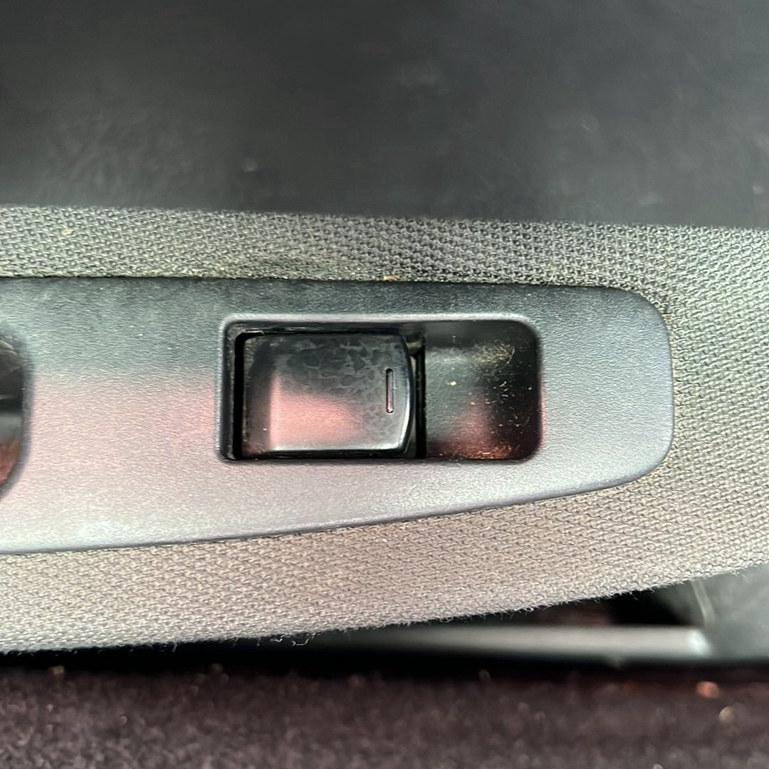 2006-2010 Nissan Dualis J10 J10 - Left Rear Window Switch PN: