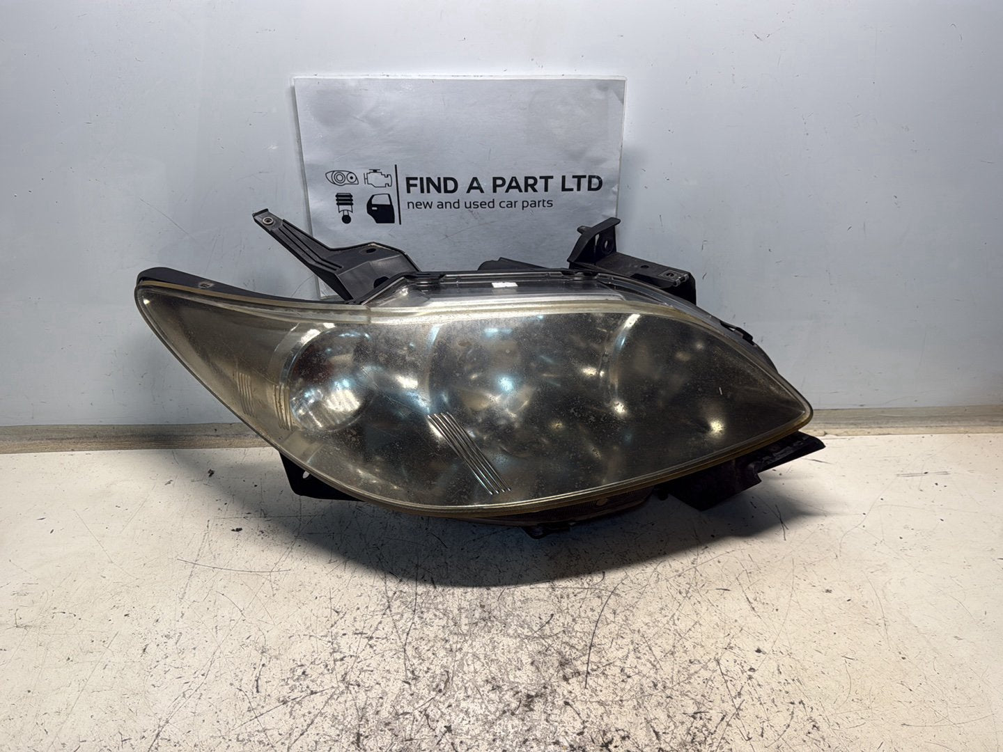 1999-2006 Mazda MPV LW- Right Headlight PN: 3811