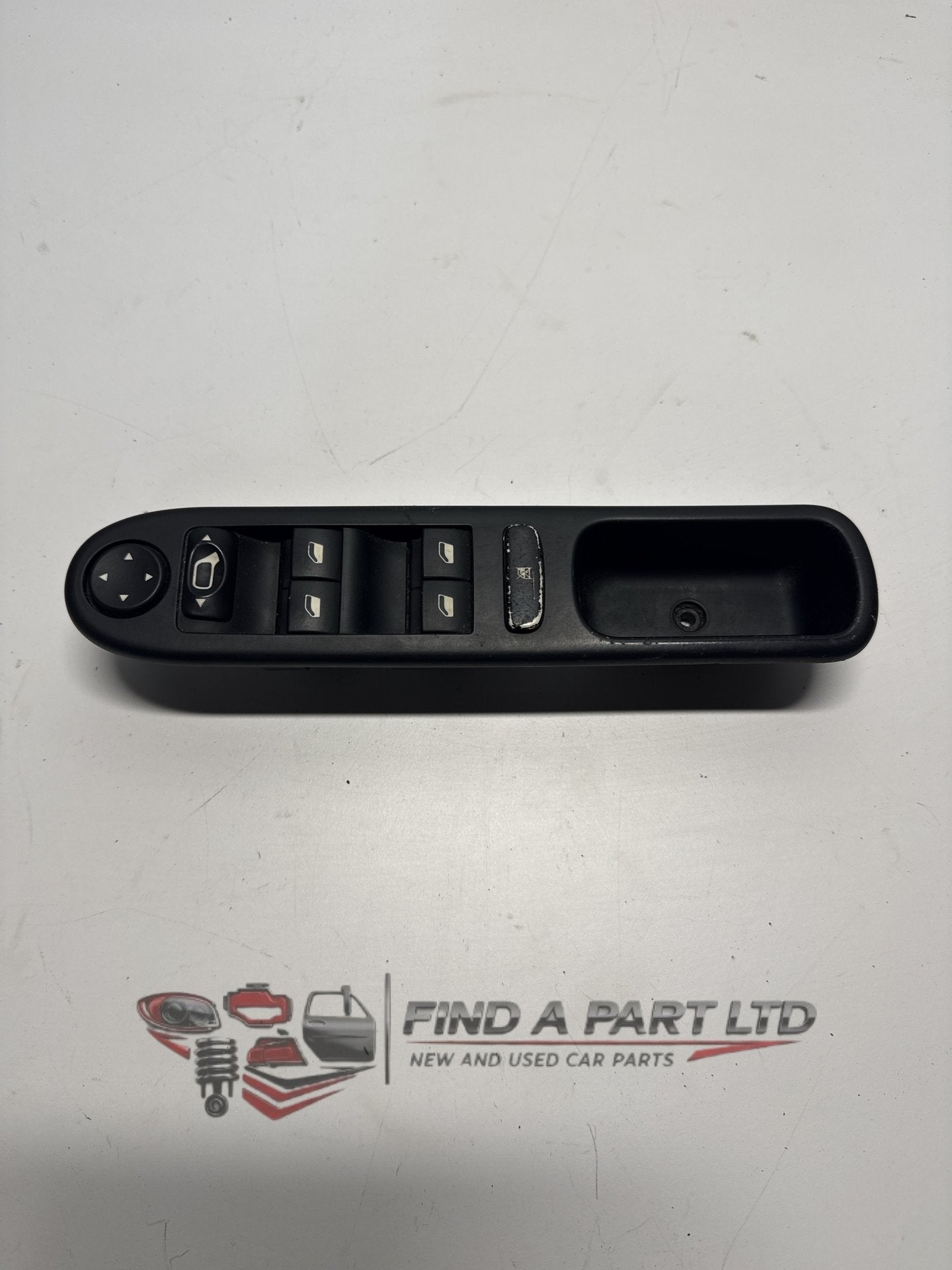 2001-2008 Peugeot 307 - Master Power Window Switch PN: