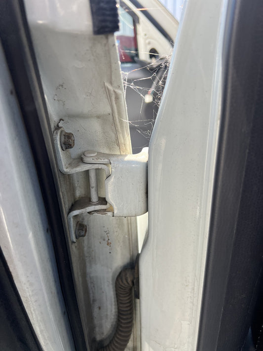 2006 Suzuki Swift ZC31S - Left Rear Door Top Hinge PN: