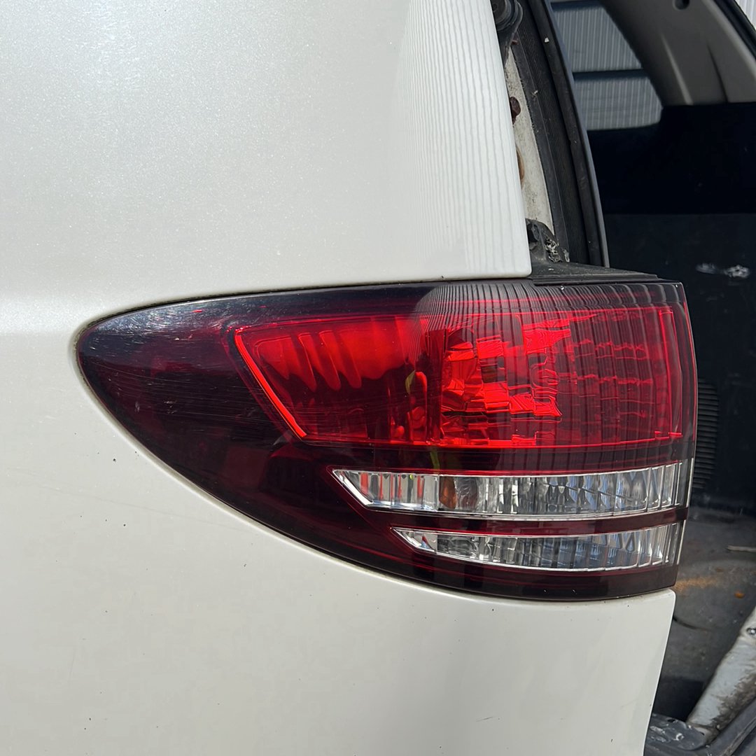 2005 Toyota Estima R30 ACR30 - Left Taillight PN: 28-169
