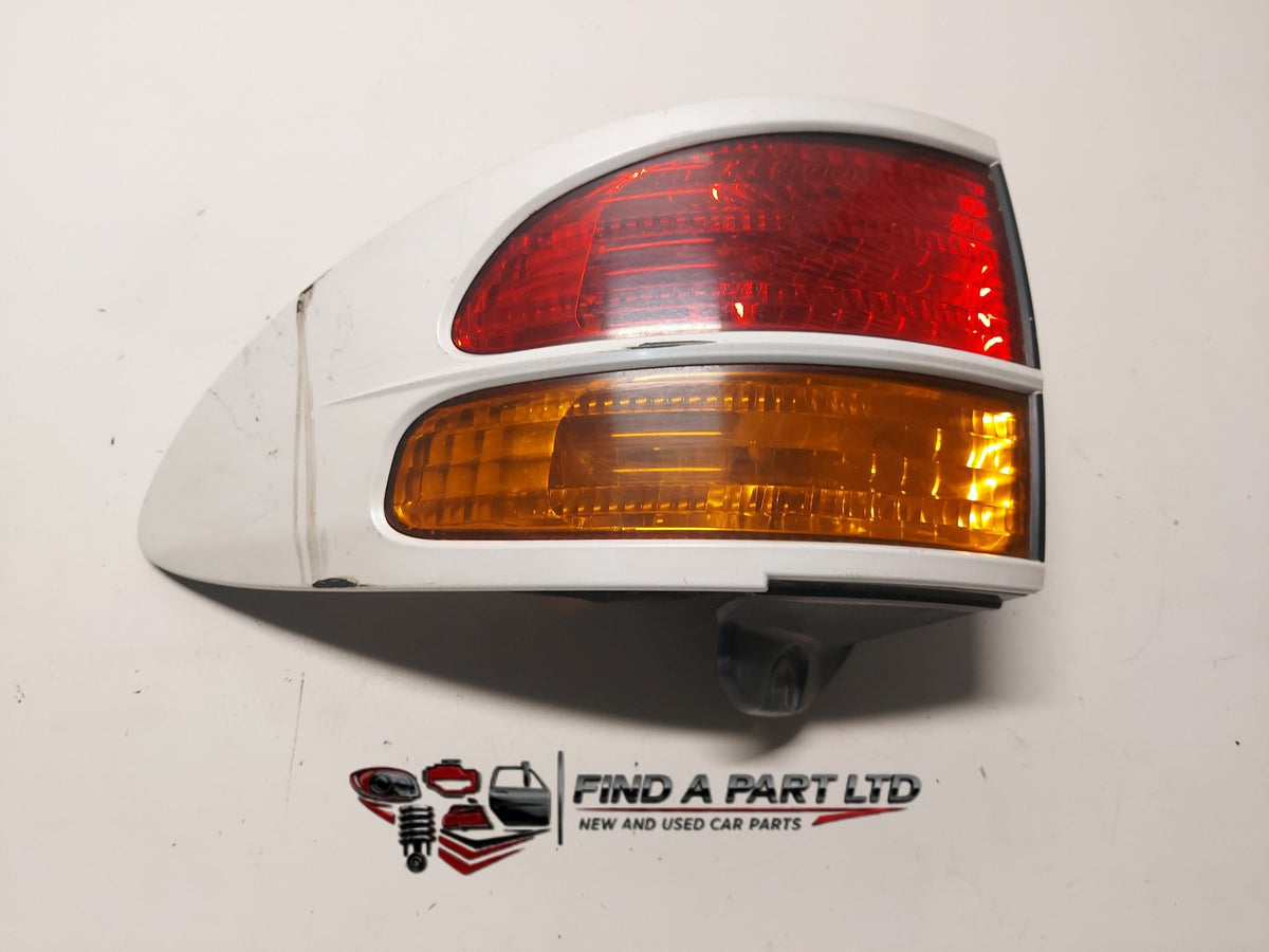 2005 Toyota Estima R30 - Right Taillight PN: