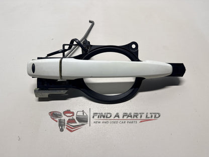 2016 Mitsubishi Outlander GF*W - Left Front Exterior Door Handle PN:
