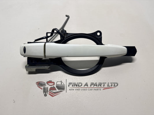 2016 Mitsubishi Outlander GF*W - Left Front Exterior Door Handle PN: