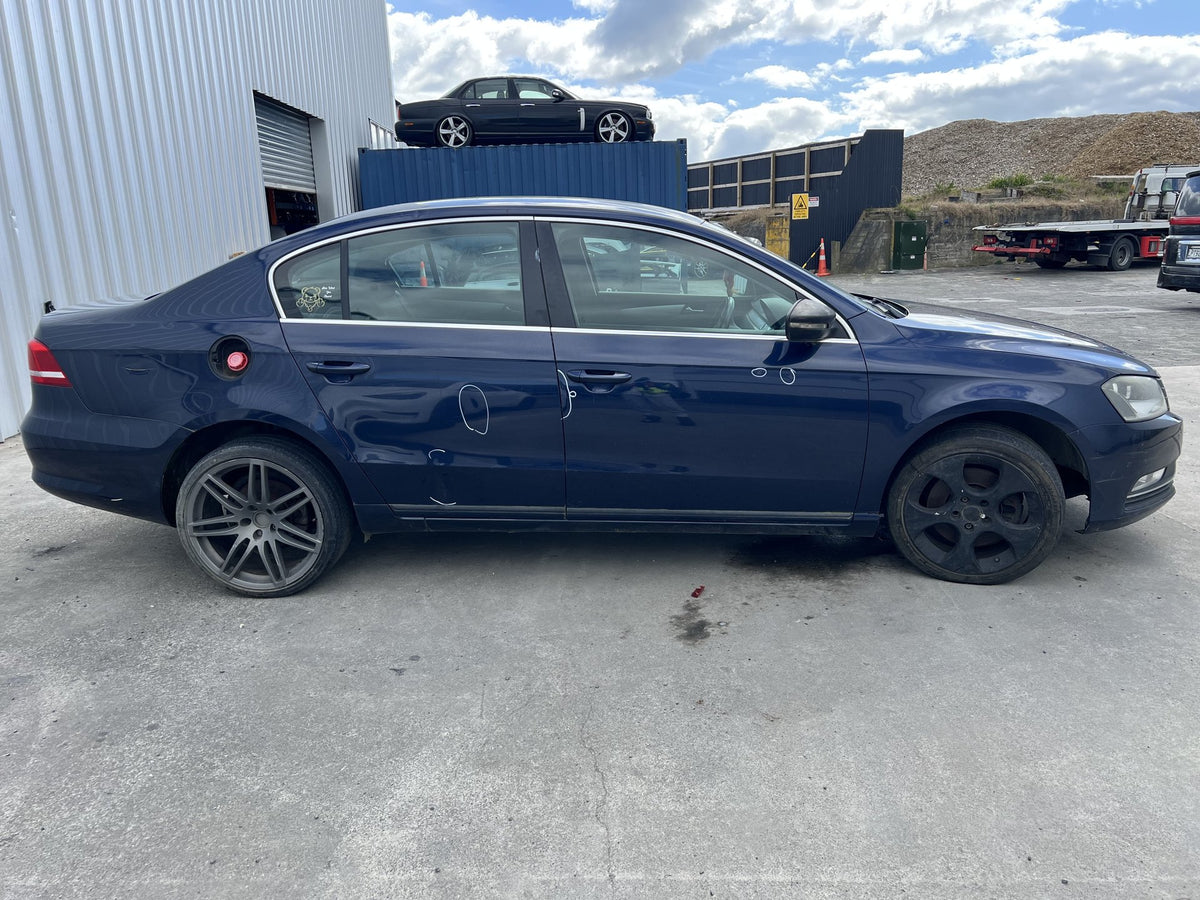 2010-2014 Volkswagen Passat B7 WVWZZZ3CZBE371571