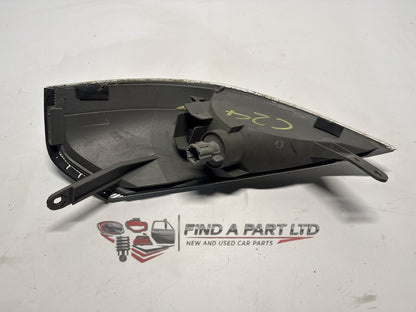 1999-2005 Nissan Serena C24 - Right Indicator PN: 3437