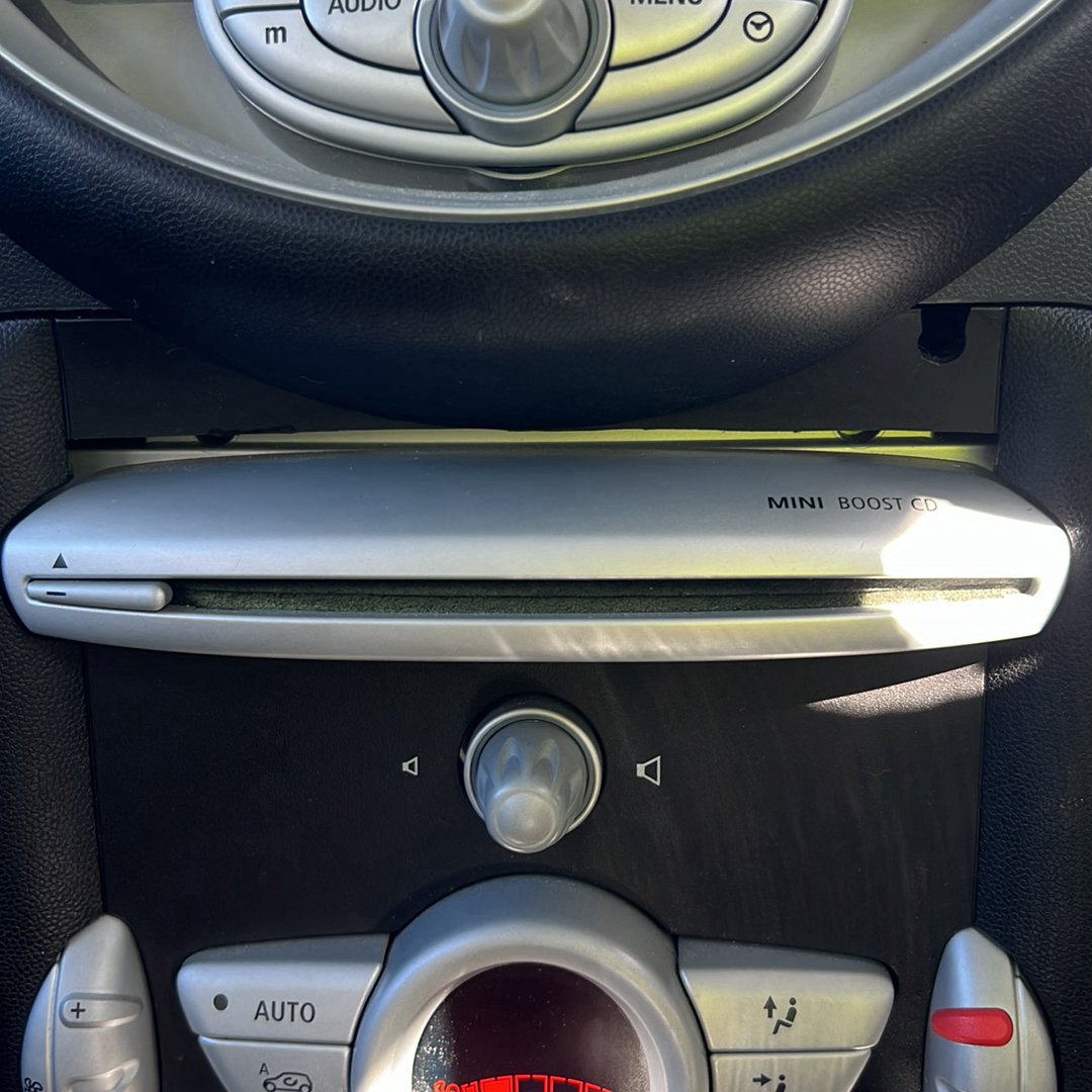 2008-2014 MINI Cooper R55 WMWML320X0TM93432 - Compact Disc Player PN: