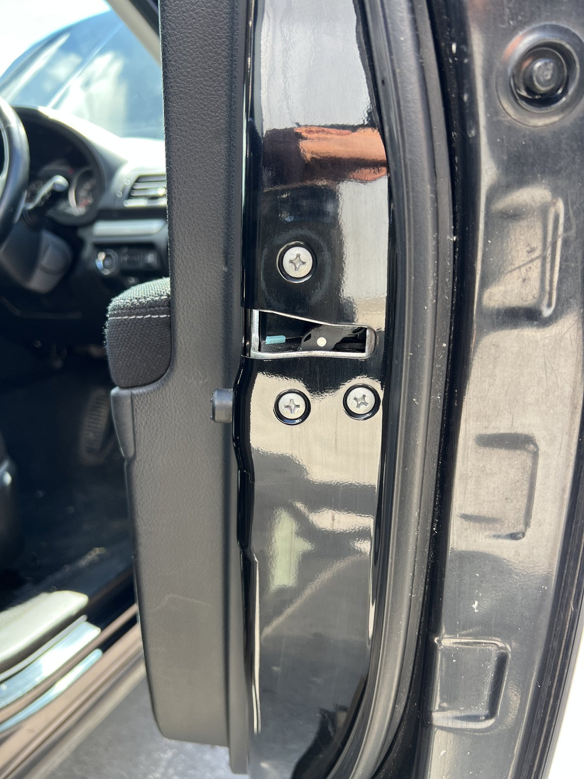 2013 Subaru Forester SJ5 - Right Front Lock Mechanism PN: