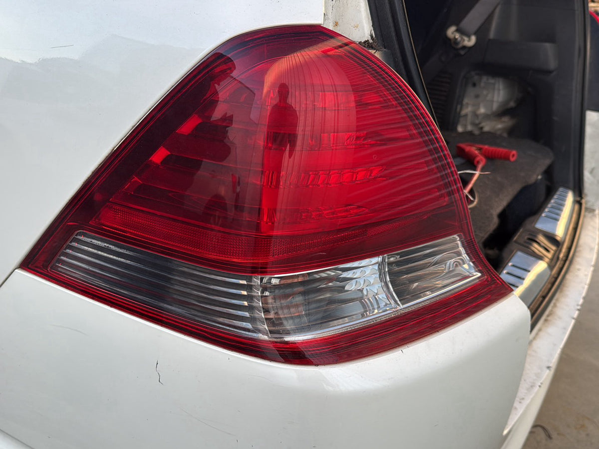 2005 Honda Odyssey RB1- Left Taillight PN: