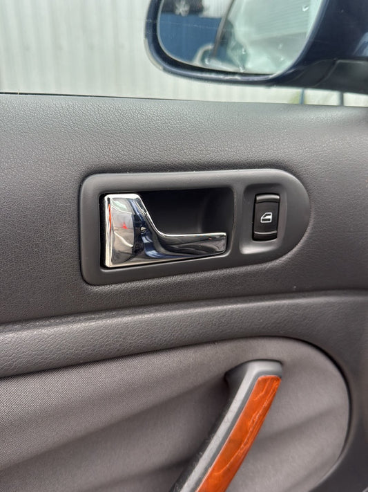 1998-2005 Volkswagen Passat- Left Front Door Interior Handle PN: