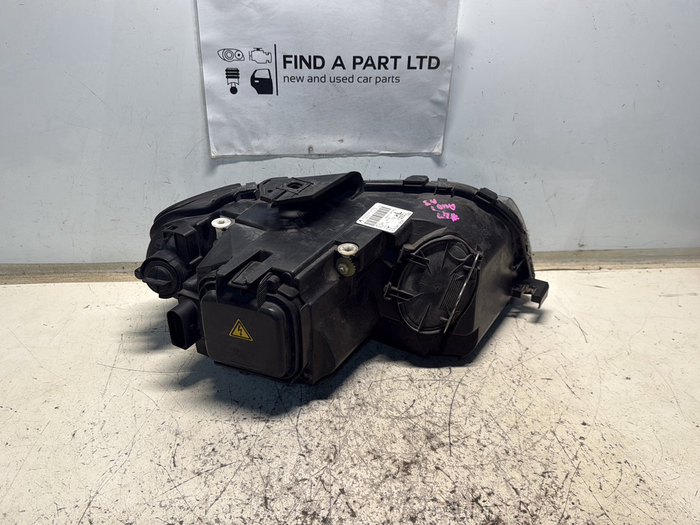 2004-2008 Audi A3- Left Headlight PN: 0 301 206 675