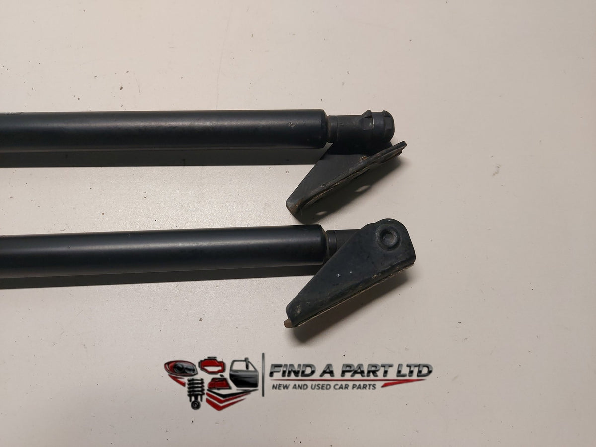 2007 Toyota Corolla E160 - tailgate strut pair PN: 6ZE29 (31)