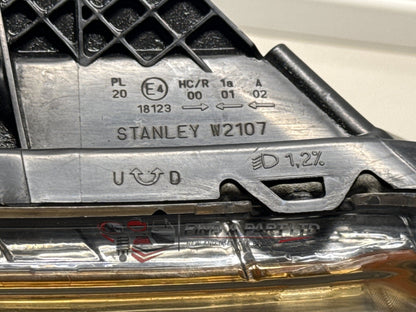 2017 Mitsubishi Triton - Right Headlight PN: W2107