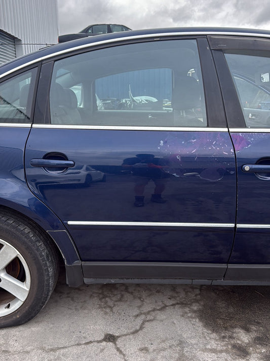 1998-2005 Volkswagen Passat- Right Rear Door Shell PN: