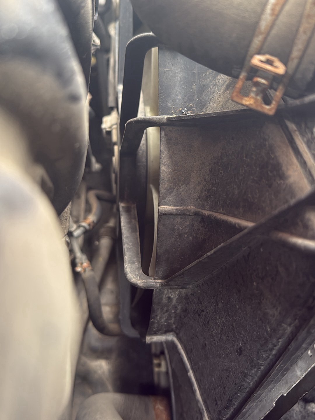 2003-2011 Toyota Raum Z20 NCZ20 - Radiator Fan PN: