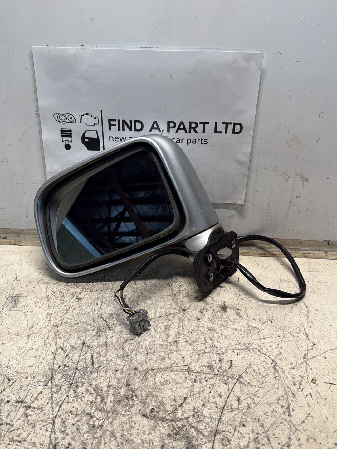 1995-1998 Honda Odyssey - Left Door Mirror PN: