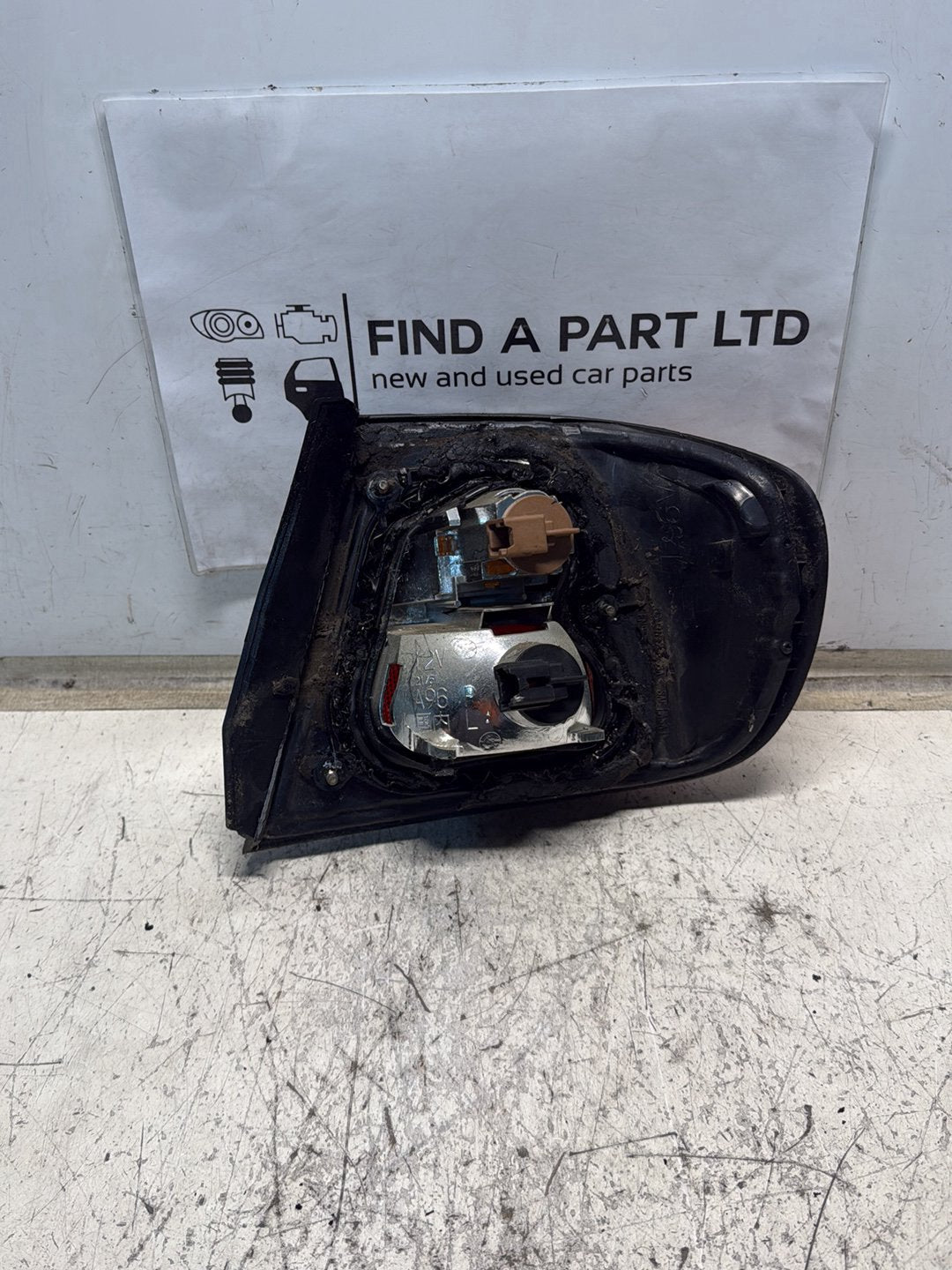 1995-2002 Nissan Primera P11 - Left Taillight PN: 7450