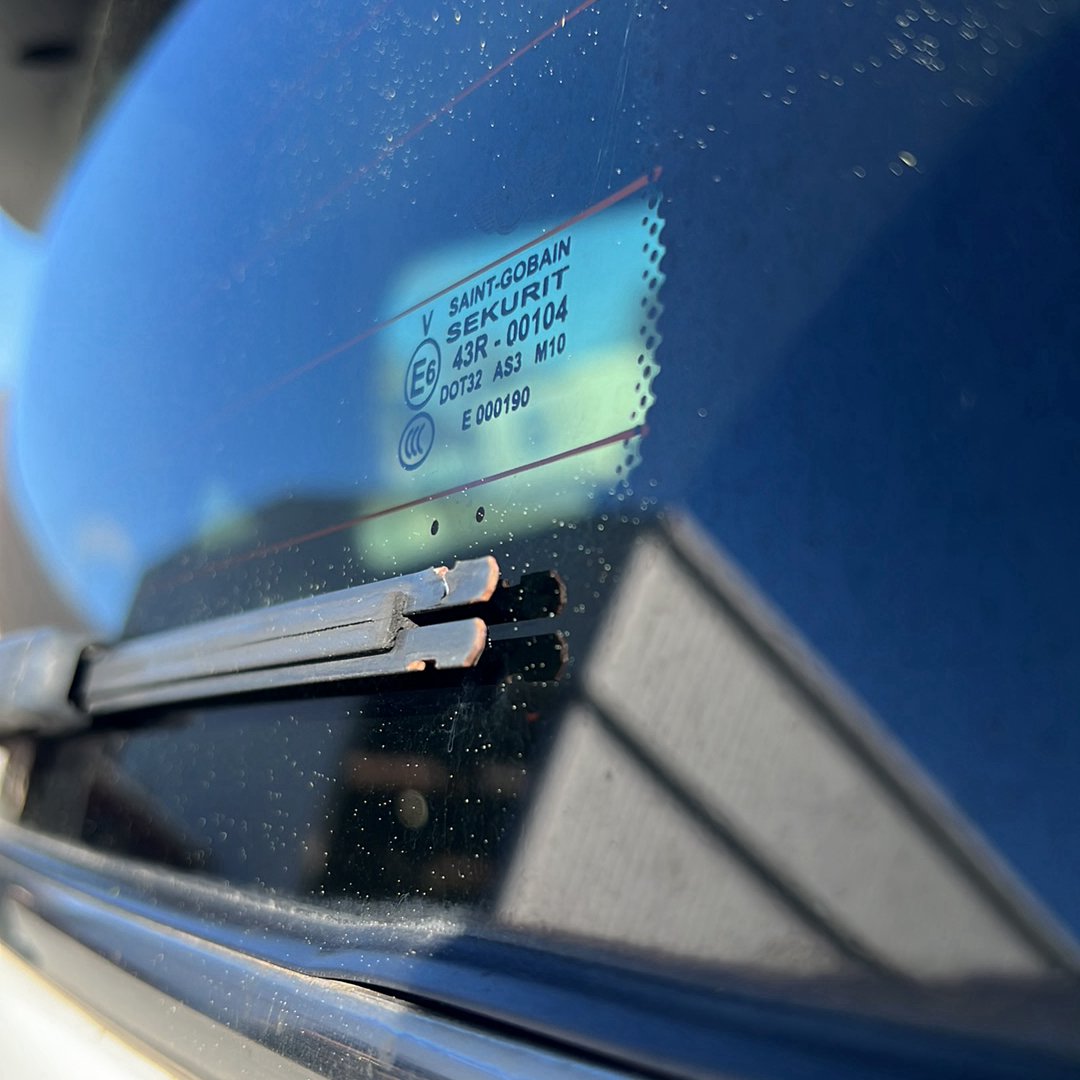 2008-2014 MINI Cooper R55 WMWML320X0TM93432 - Tailgate Glass PN: