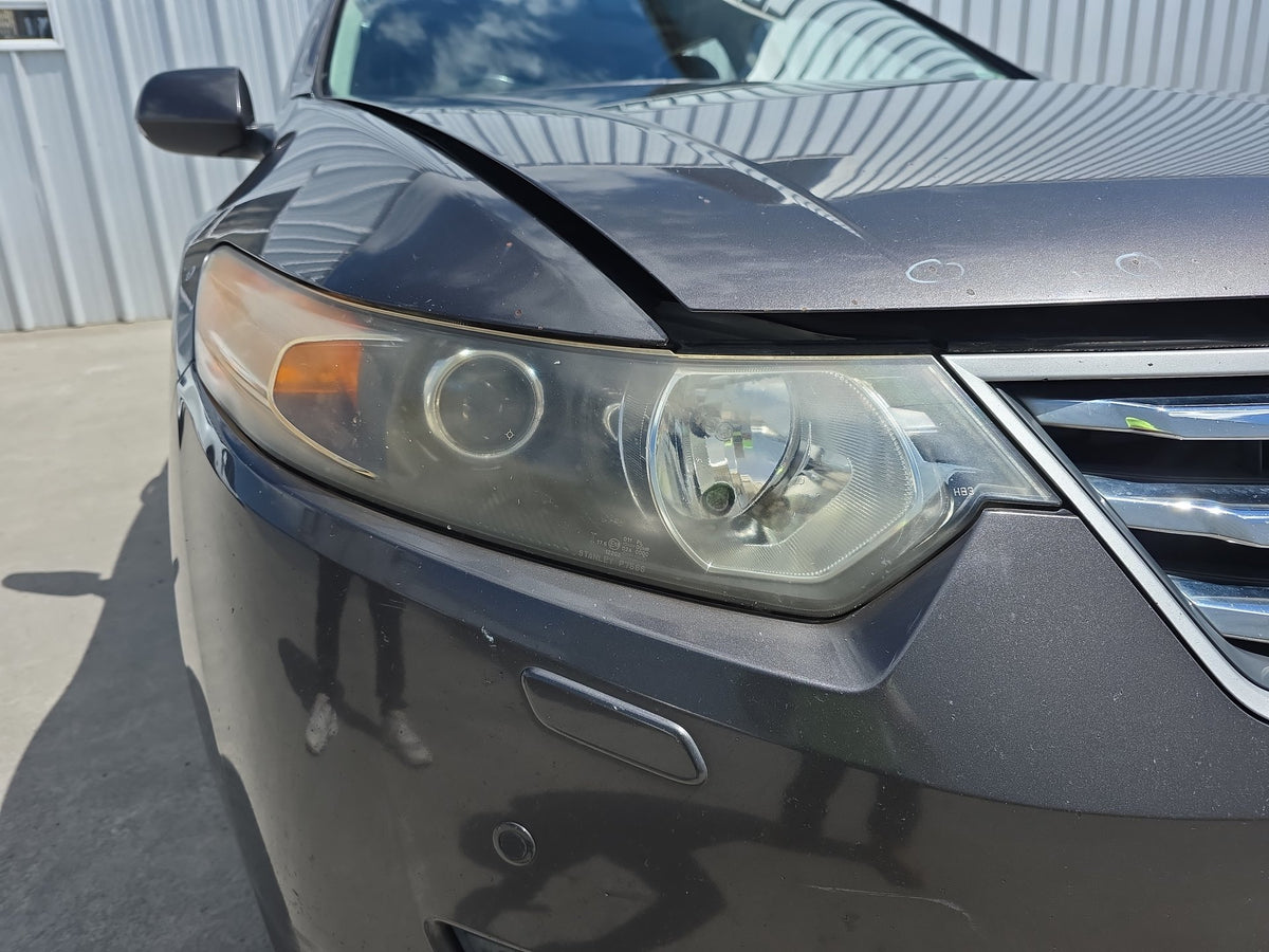 2008 Honda Accord CW - Right Headlight PN: Stanley P7566
