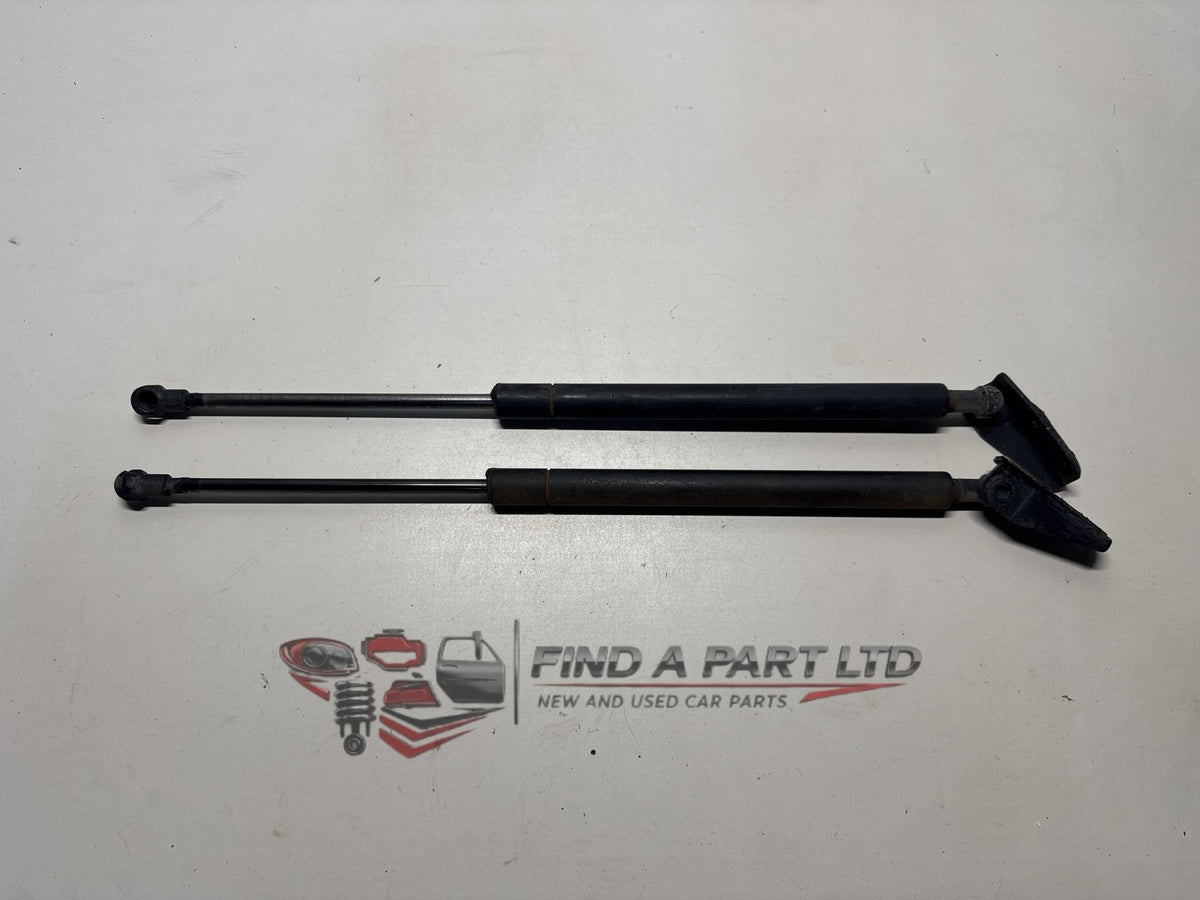 2004 Toyota Corolla E120 - tailgate strut pair PN:
