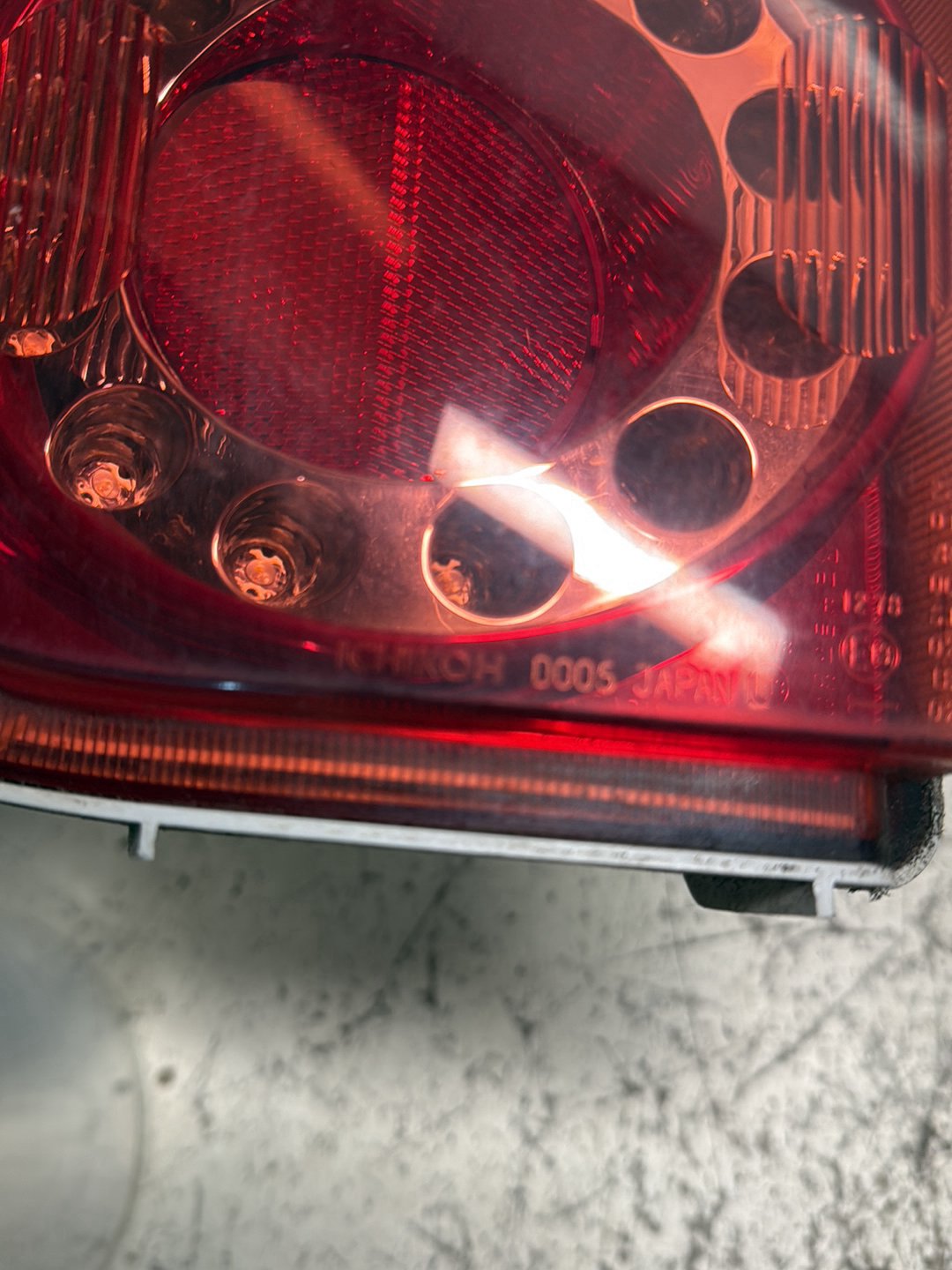 2004-2010 Nissan Elgrand E51- Left Taillight PN: