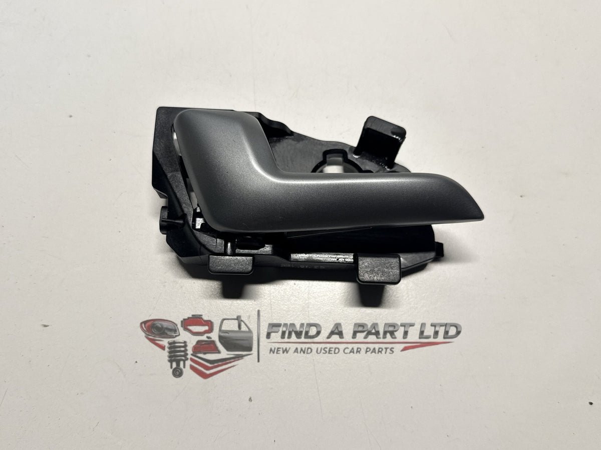 2014 Kia Rio JB - Left Front Door Interior Handle PN: 82610-1W010