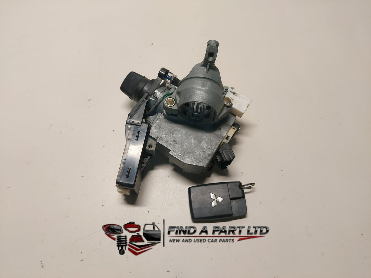 2008 Mitsubishi Outlander CW*W - Ignition With Key PN: SL-M11, G8D-640M-RAM