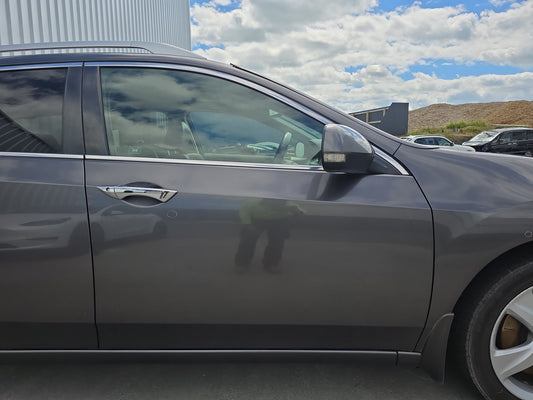 2008 Honda Accord CW - Right Front Door Shell PN: