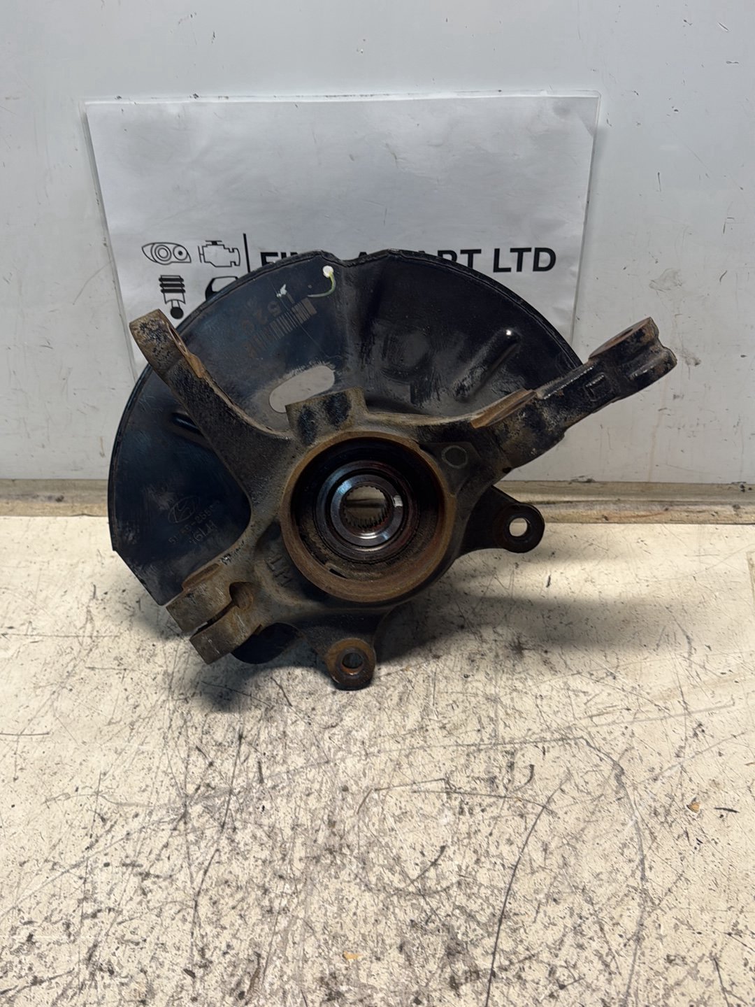 2011-2013 Kia Sportage - Left Front Hub Assembly PN: 51755-2S500
