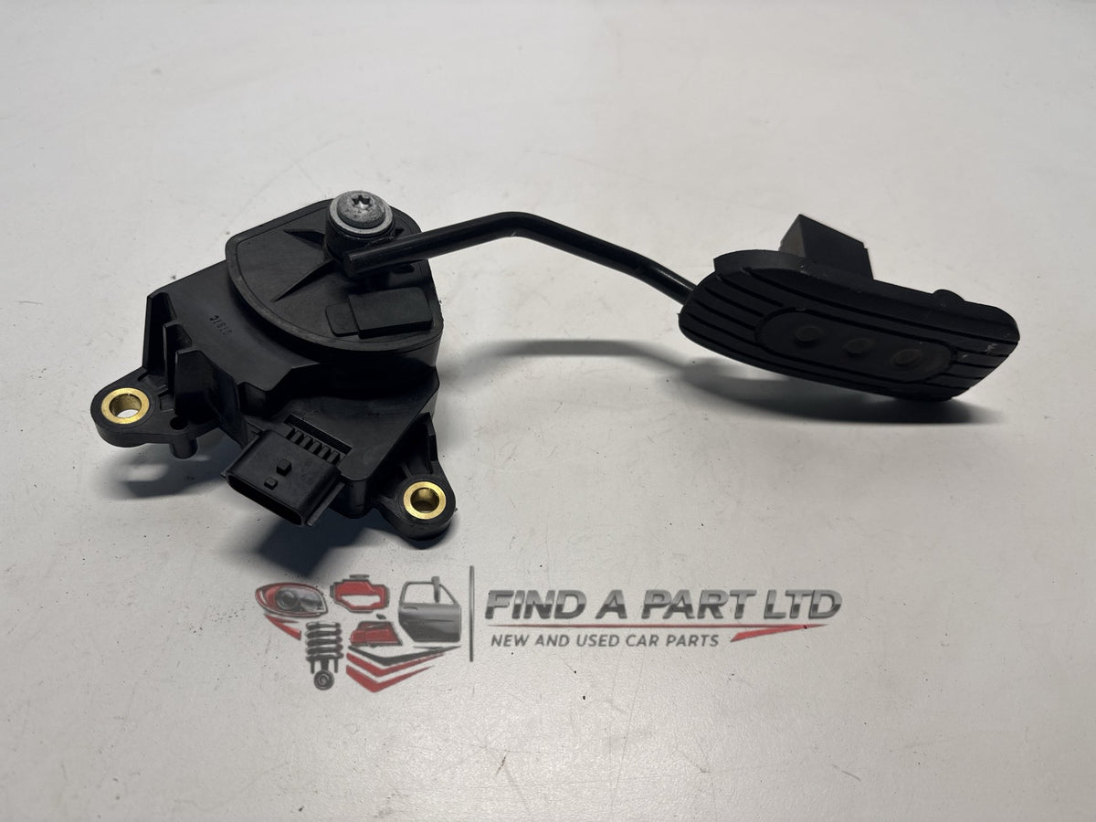 2004-2012 Nissan Tiida C11 - Accelerator Pedal PN: