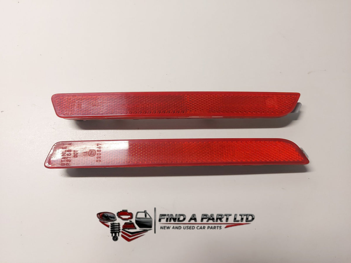 2009 Mazda Atenza GH - Rear Bumper Reflector Set PN: P3756 A/B