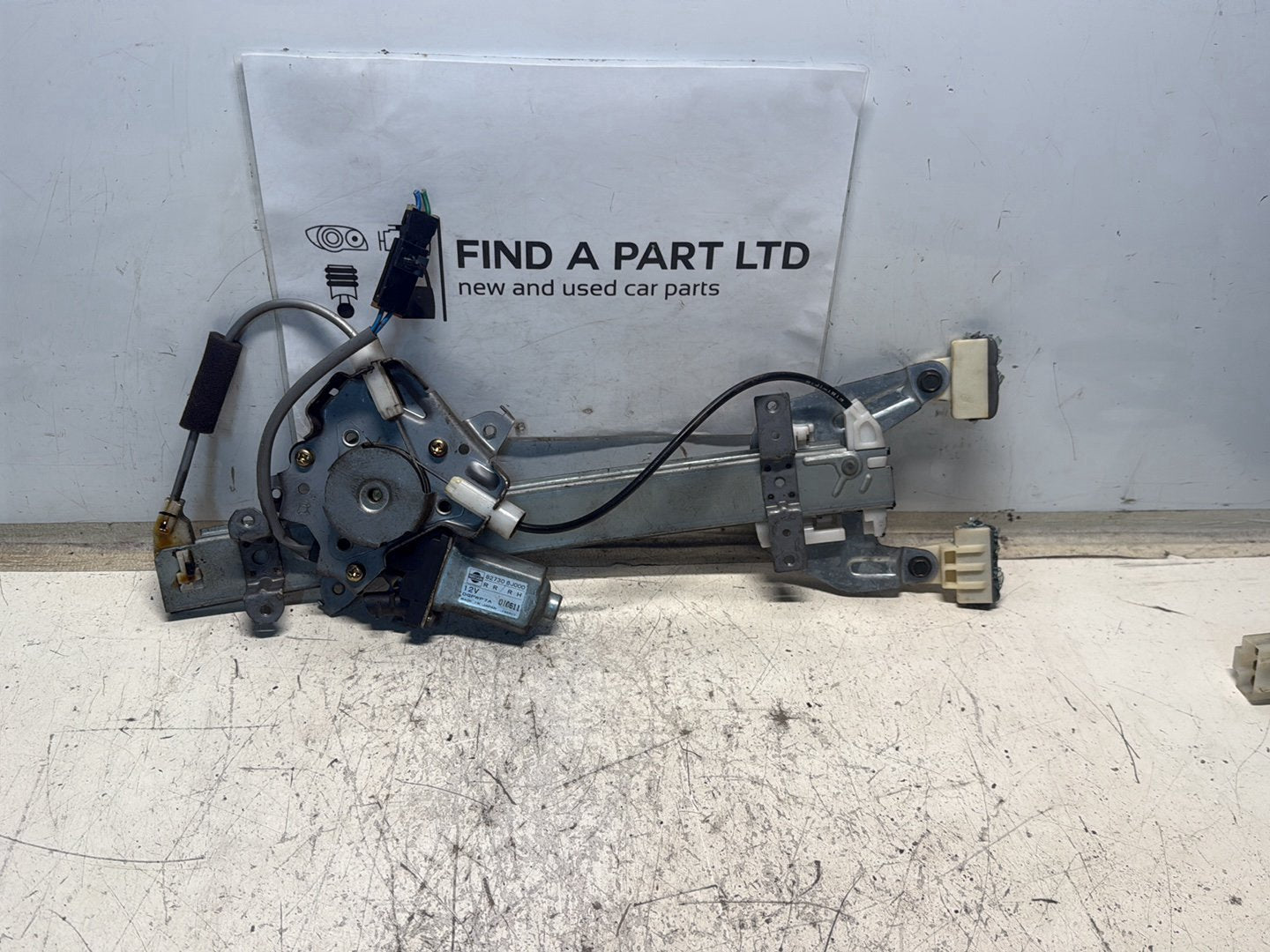 1995-2002 Nissan Primera P11 - Right Rear Window Regulator/Motor PN: