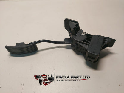 2006 Mitsubishi Colt Z2*W - Accelerator Pedal PN: APM30-008, 5Z23-0323