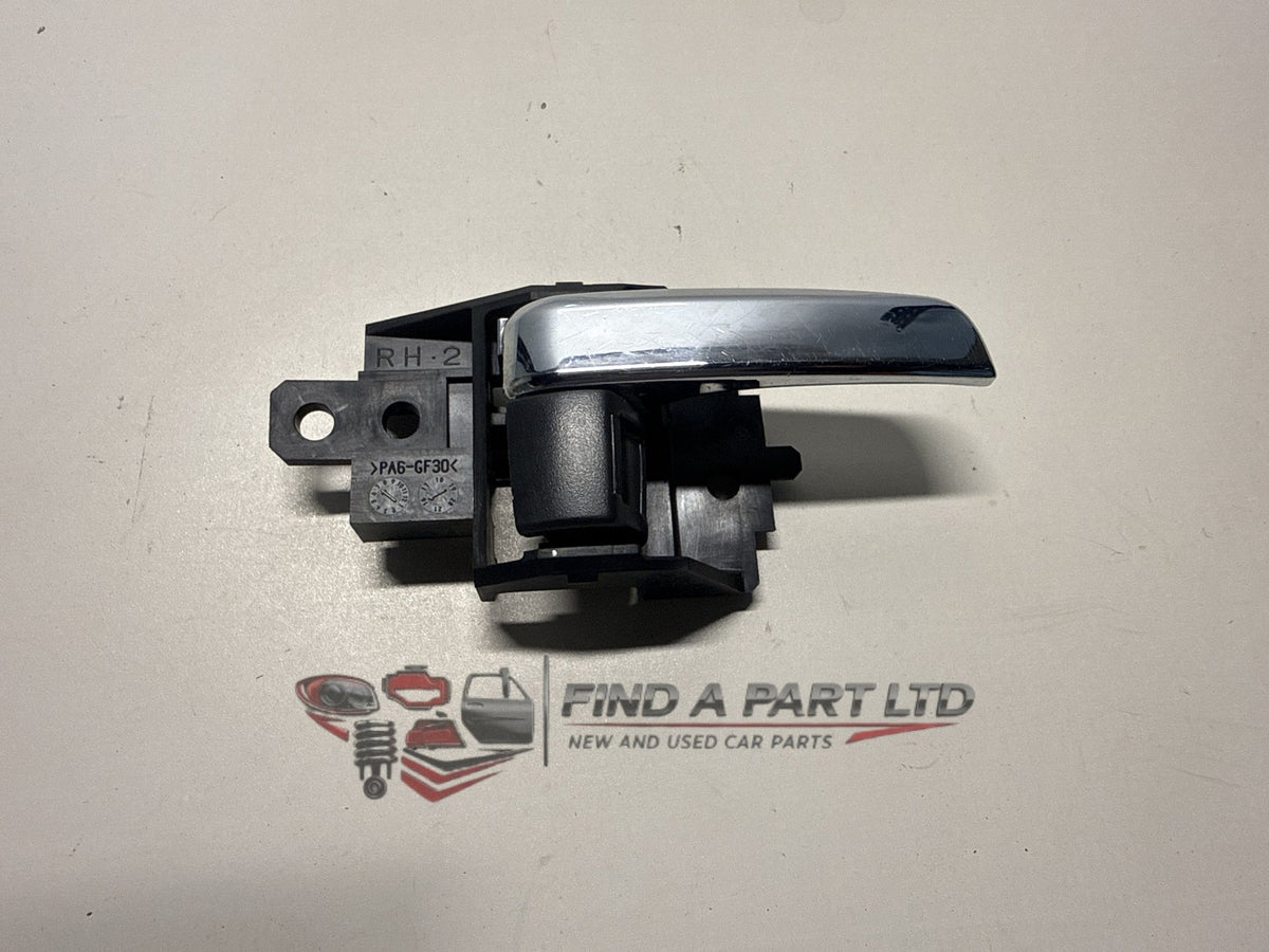 2016 Mitsubishi Outlander GF*W - Right Front Door Interior Handle PN: