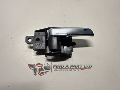 2016 Mitsubishi Outlander GF*W - Right Front Door Interior Handle PN: