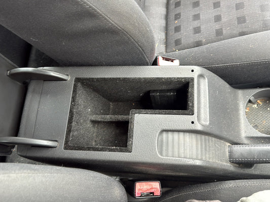 1998-2005 Volkswagen Passat- Centre Console PN: