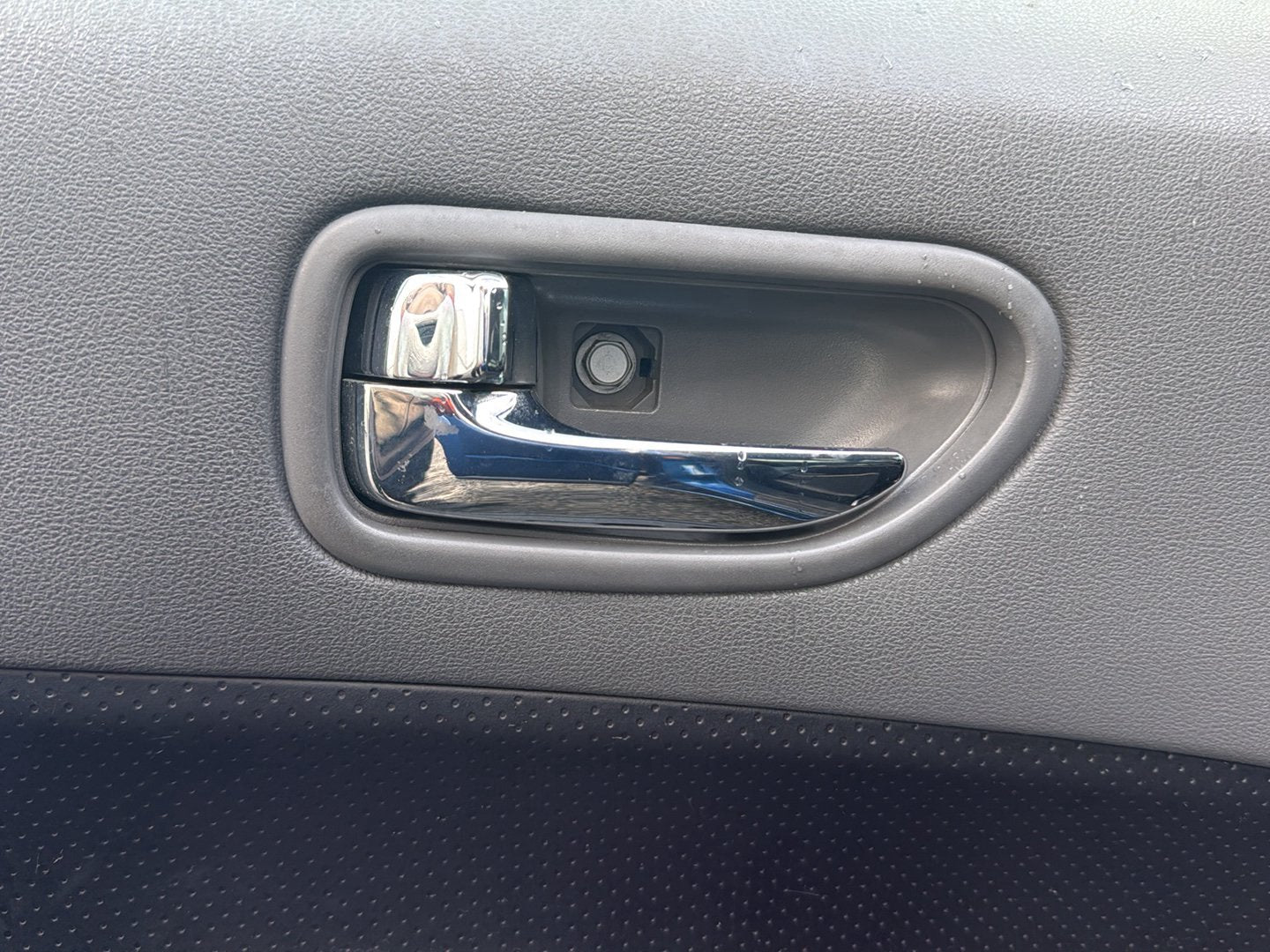 2007-2013 Nissan X-Trail T31- Left Front Door Interior Handle PN: