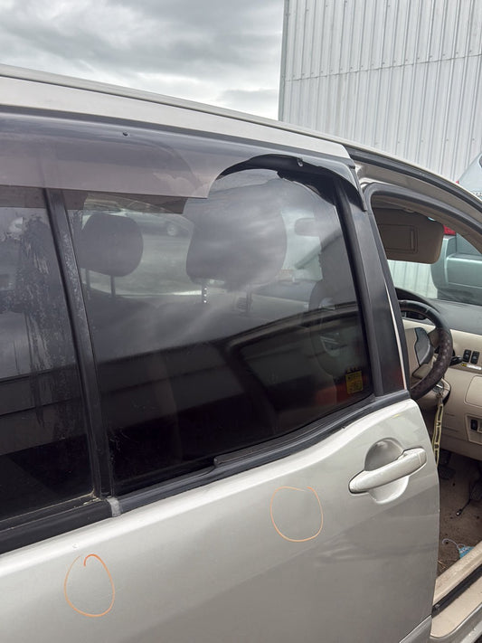 2003-2011 Toyota Raum Z20 NCZ20 - Right Rear Door Window PN: